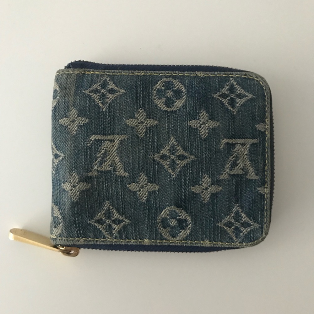Vintage Louis Vuitton Blue Canvas “Zippy” Wallet